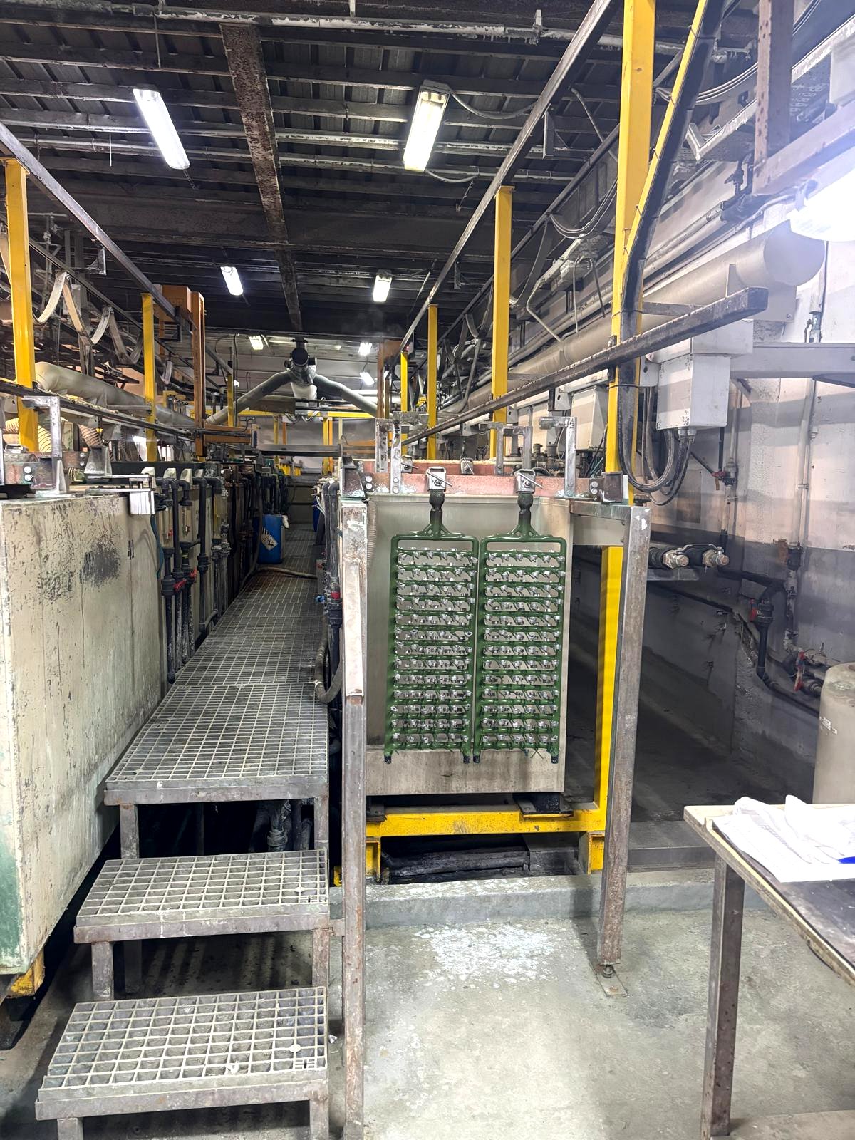 Zona semiautomática de bombos para recubrimientos técnicos GAMARTI